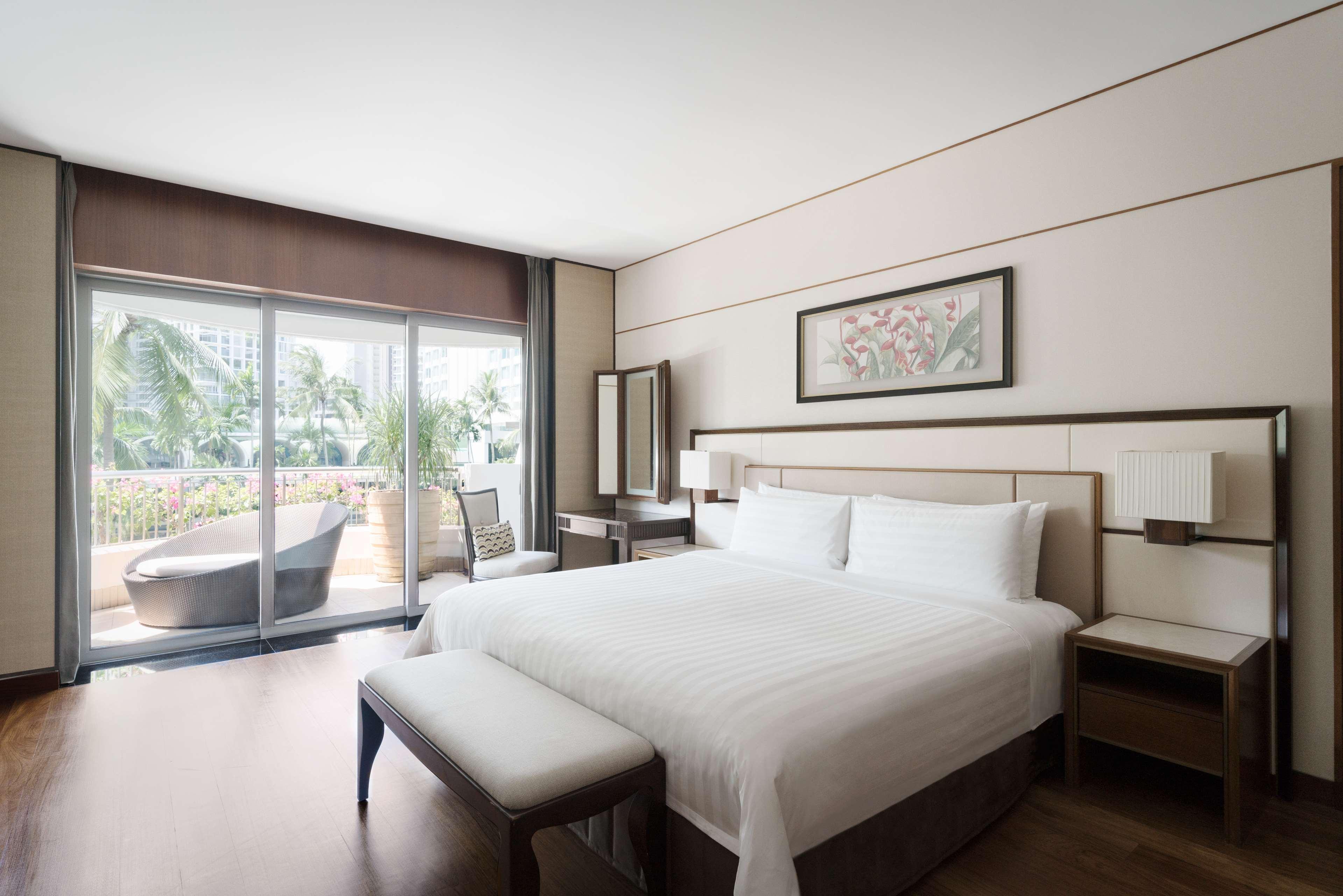 Shangri-La Singapore Exterior photo A bedroom at the hotel