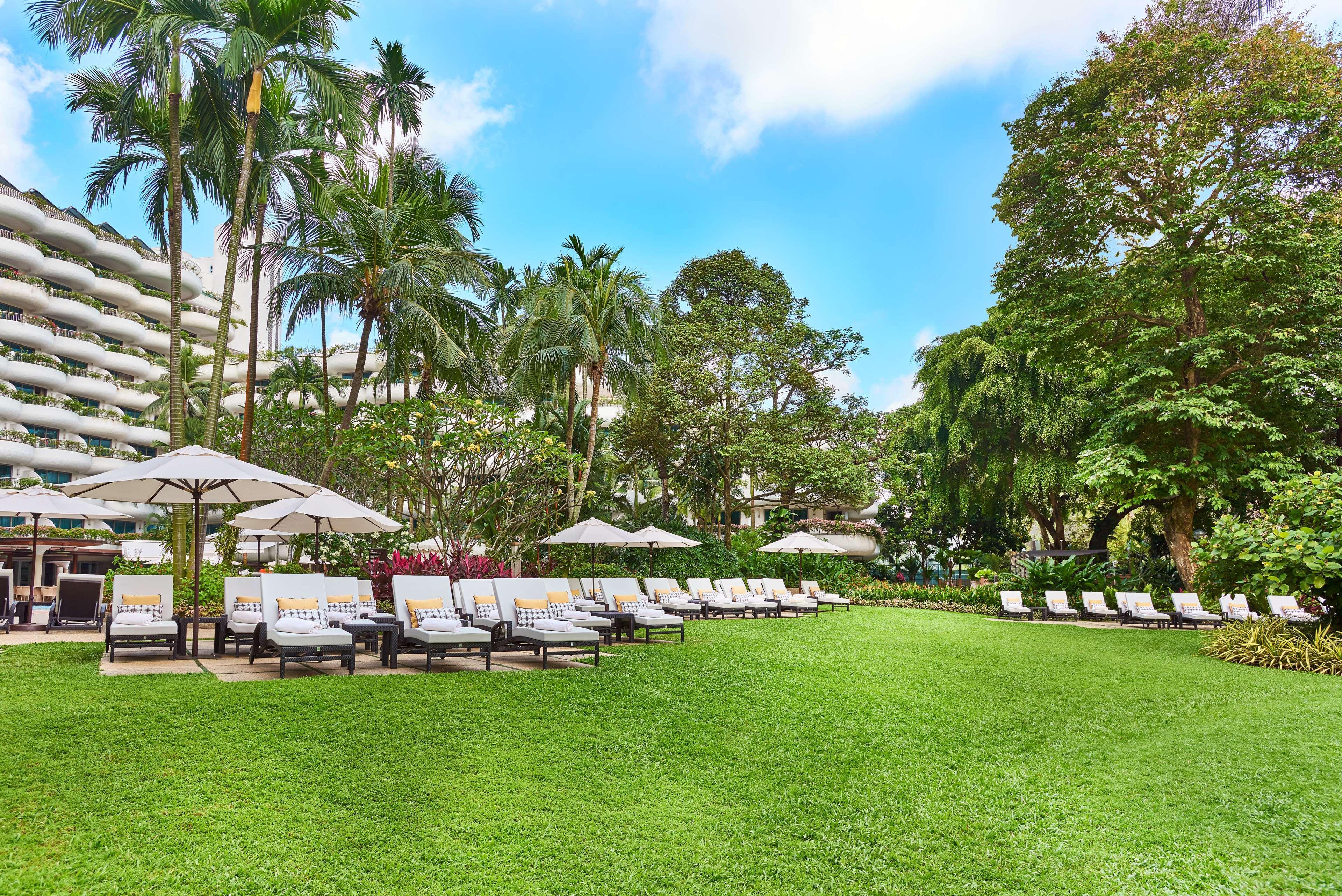 Shangri-La Singapore Exterior photo The lawn at the Four Seasons Hotel, Kuala Lumpur