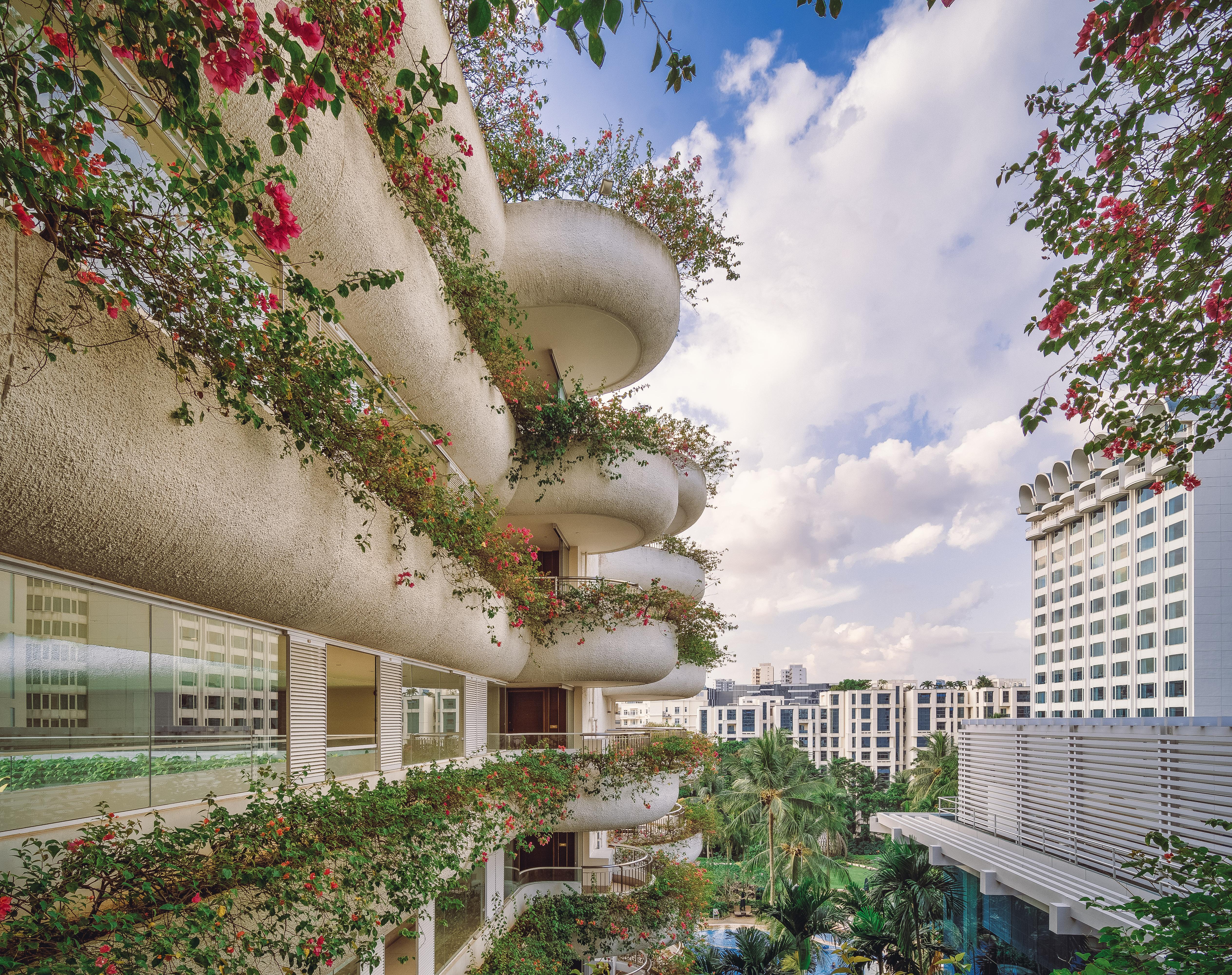 Shangri-La Singapore Exterior photo The hotel's garden